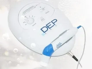 Peko Beauty 中心內嘅 DEP 無針導入系統 儀器